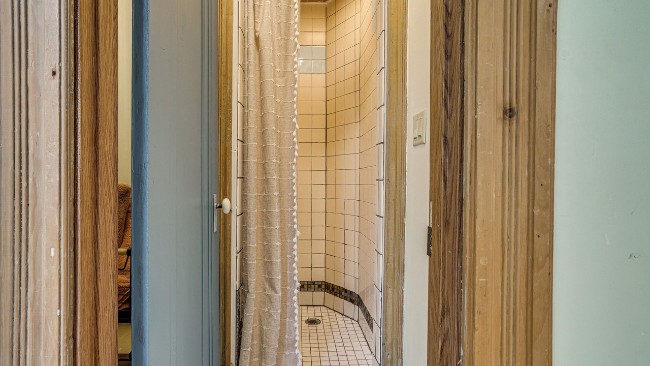 Photo of Bathroom in Capitol
