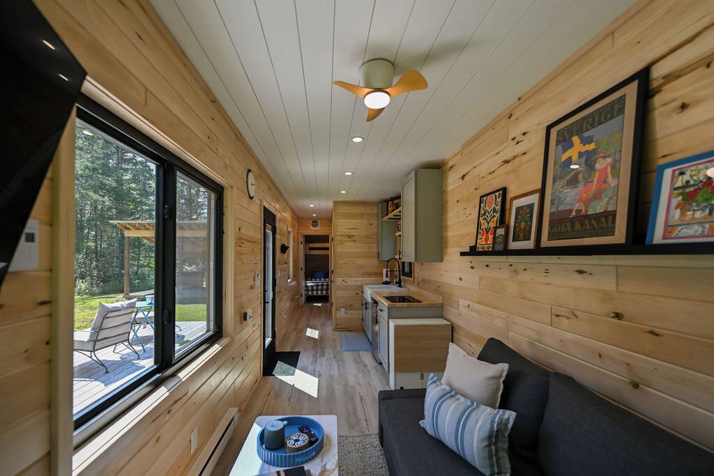 Photo of Livingroom in Shell Lake