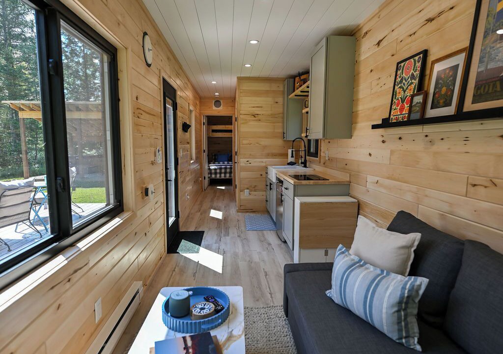 Photo of Livingroom in Shell Lake