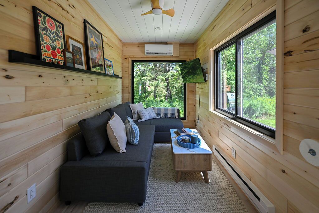 Photo of Livingroom in Shell Lake
