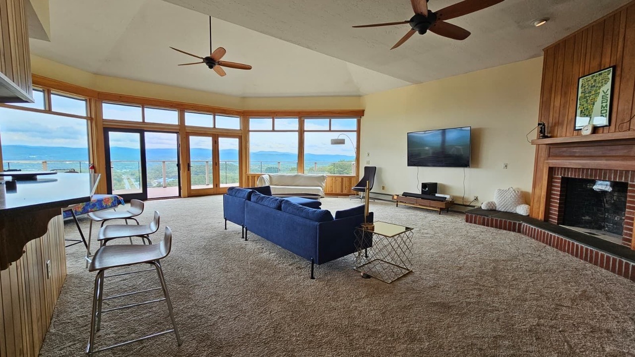 Photo of Livingroom in White River Junction