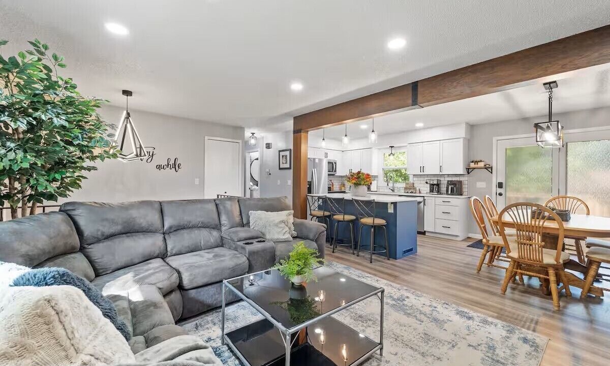 Photo of Livingroom in Maple Grove