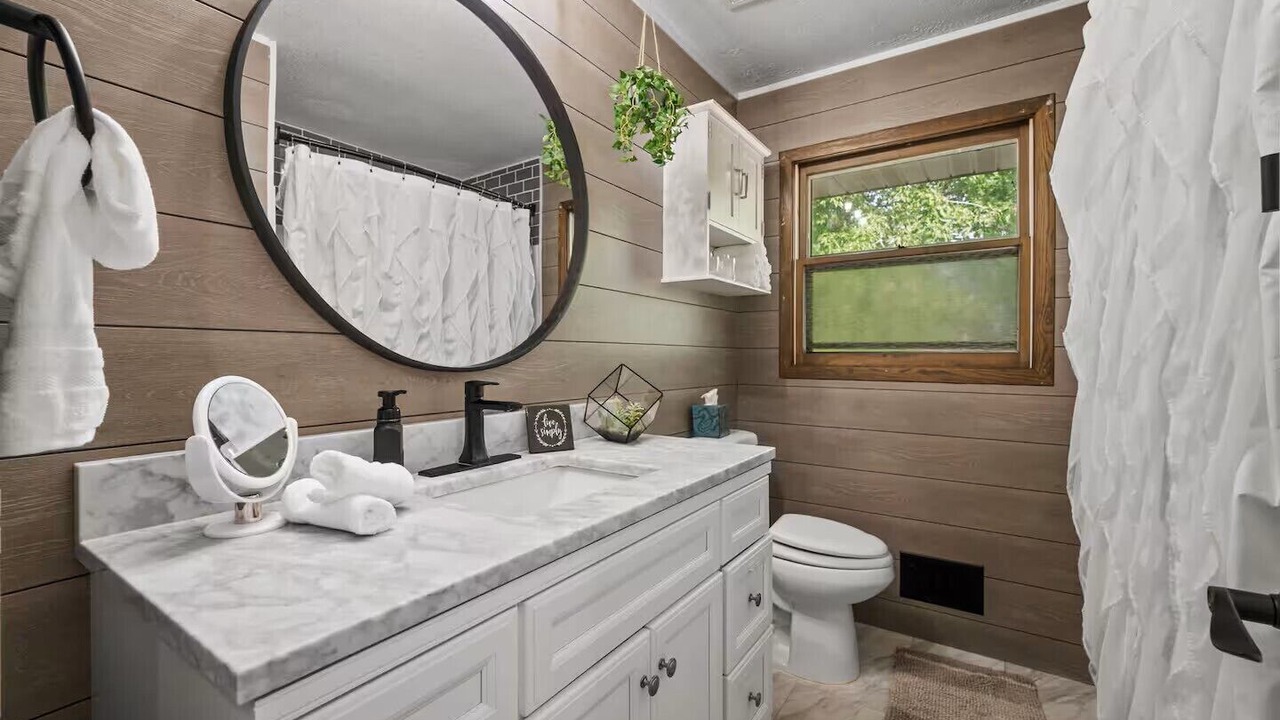 Photo of Bathroom in Maple Grove