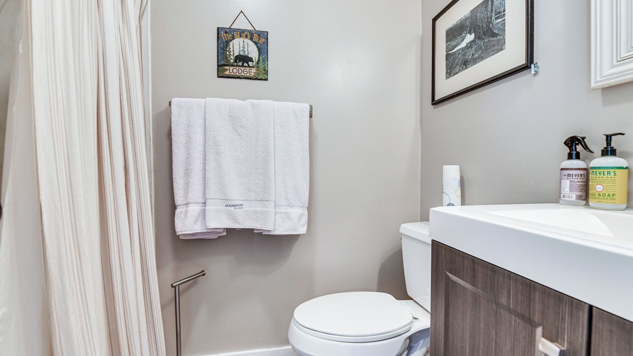 Photo of Bathroom in Warren