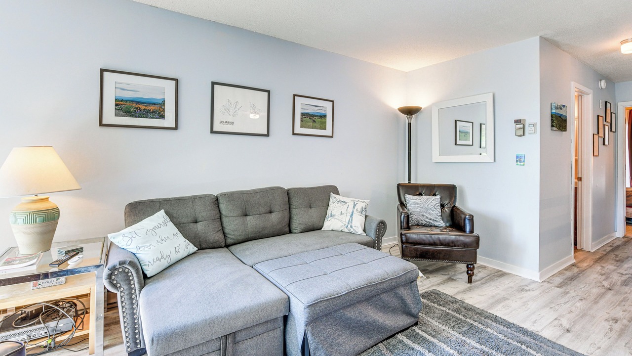 Photo of Livingroom in Warren