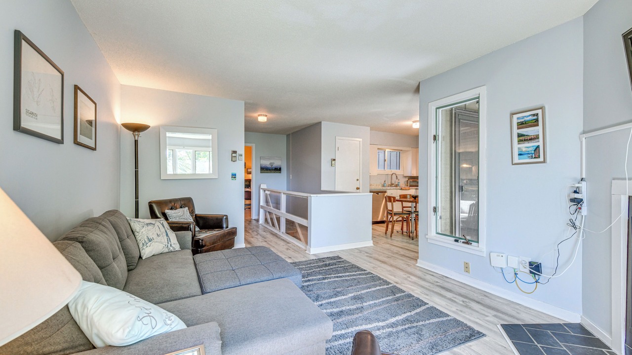Photo of Livingroom in Warren