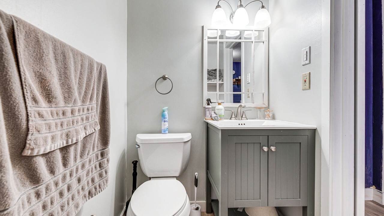 Photo of Bathroom in Warren