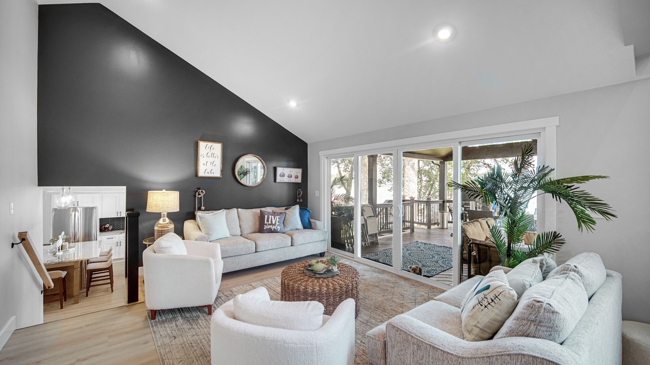 Photo of Livingroom in Koontz Lake