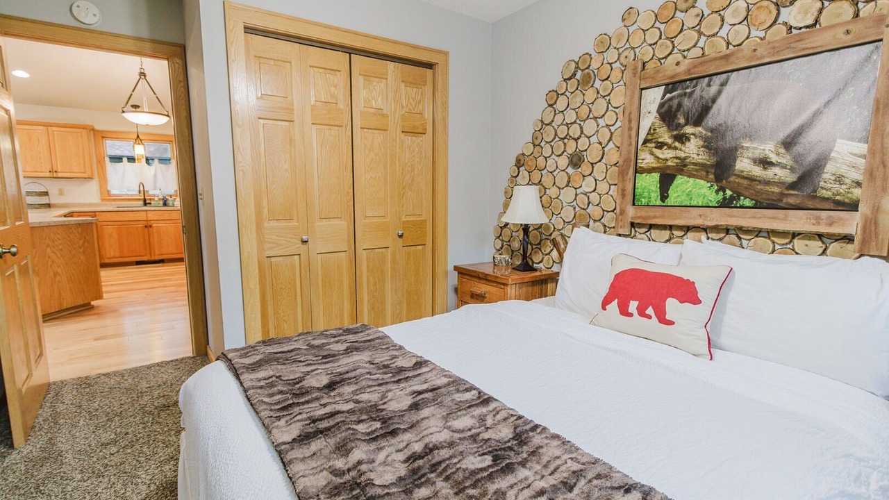 Photo of Bedroom in South Range