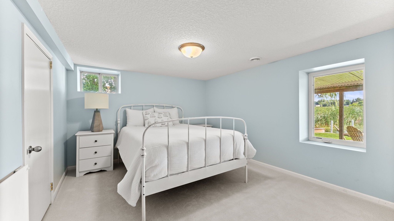 Photo of Bedroom in Mound