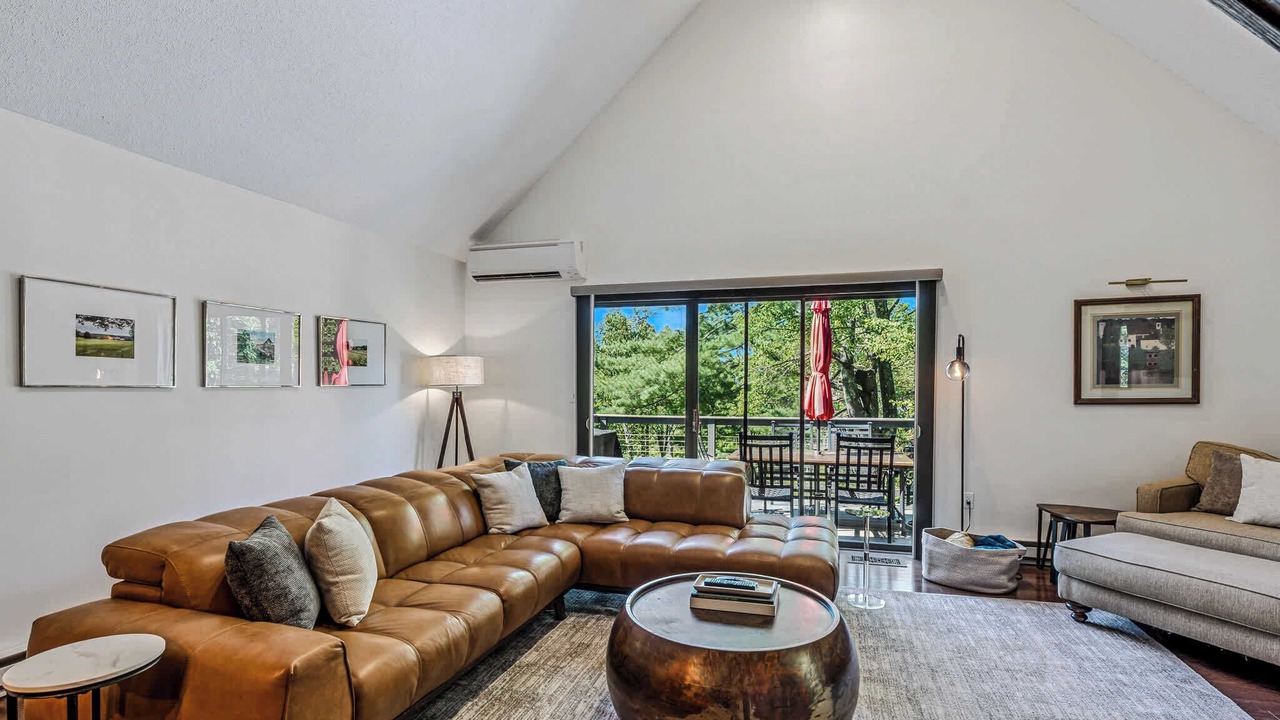 Photo of Livingroom in West Hartford