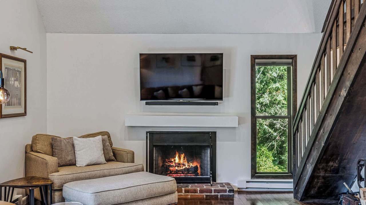 Photo of Livingroom in West Hartford