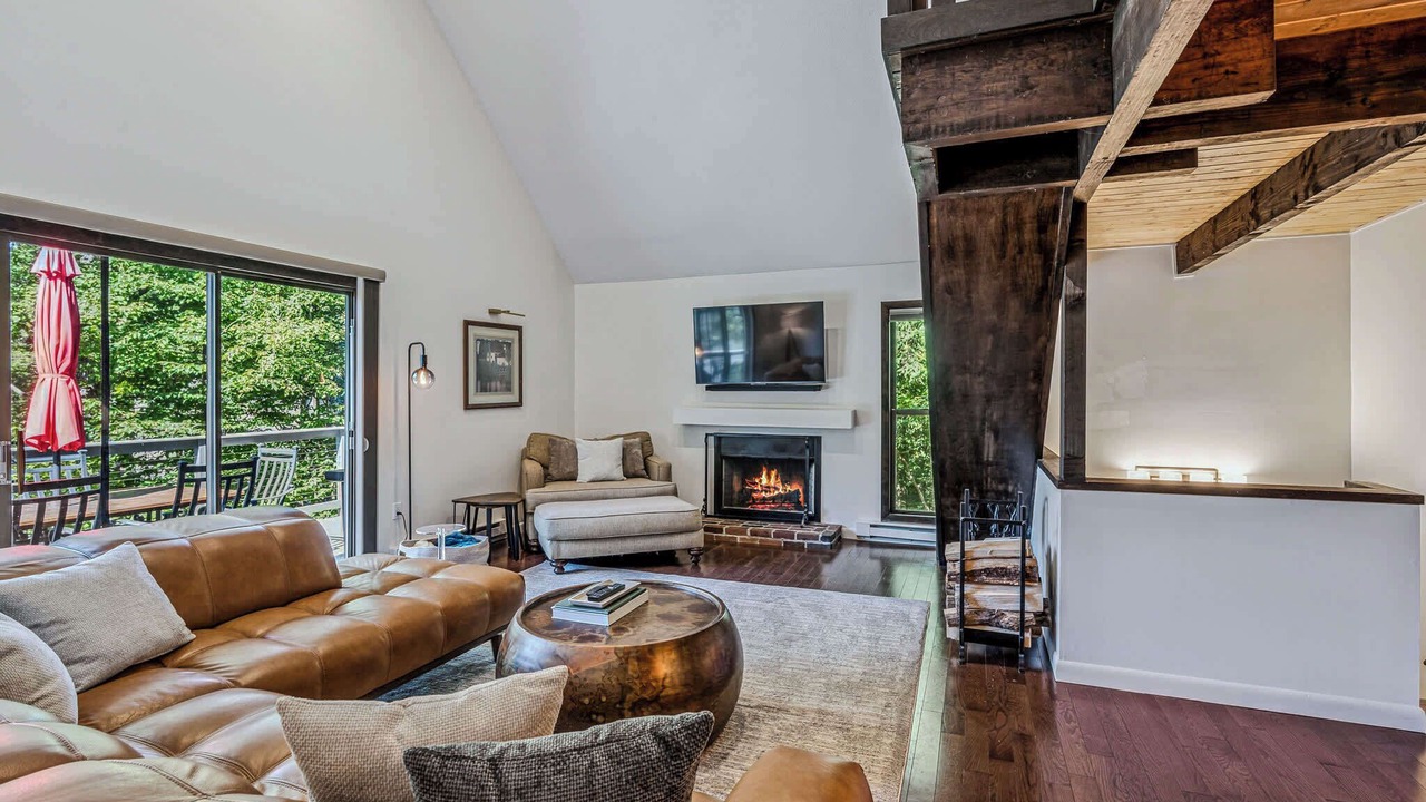 Photo of Livingroom in West Hartford
