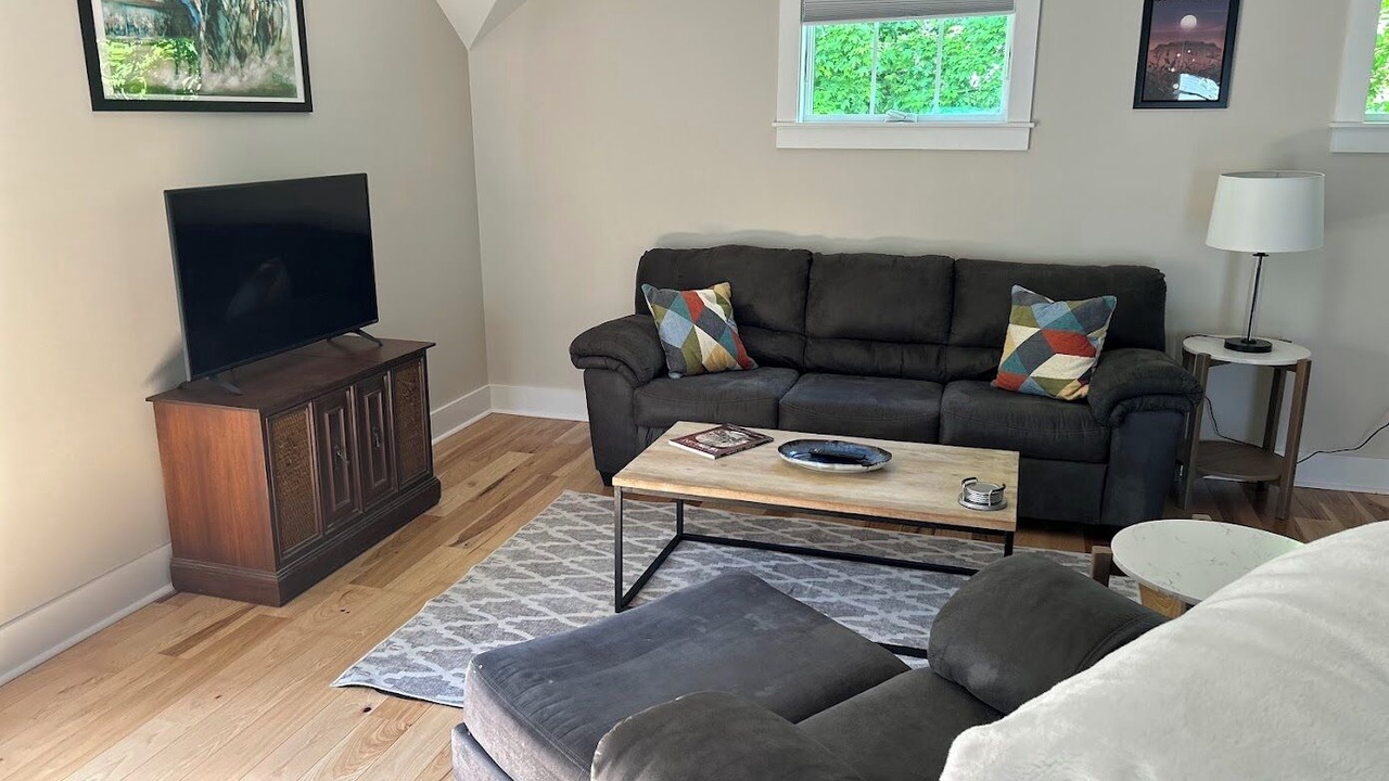 Photo of Livingroom in Saratoga Springs