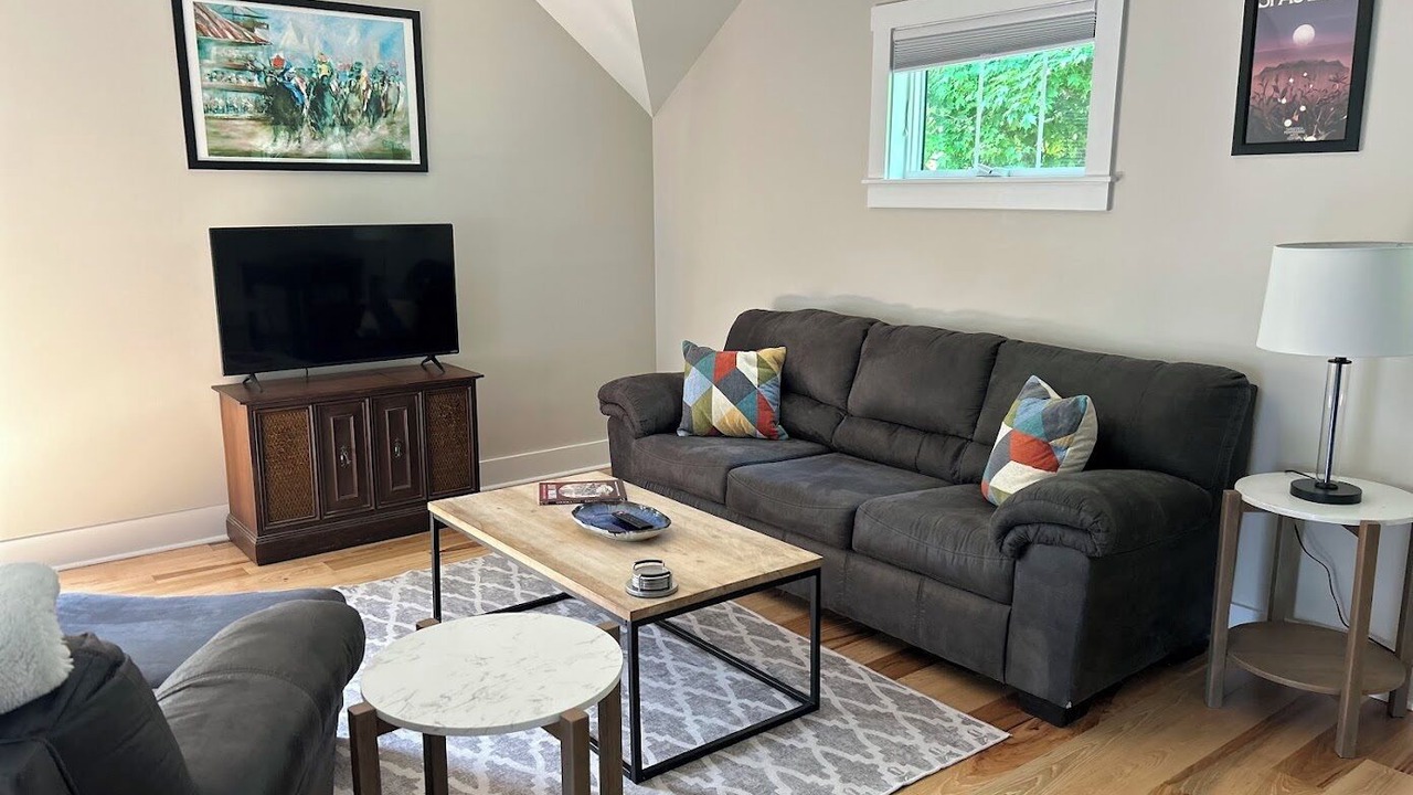 Photo of Livingroom in Saratoga Springs