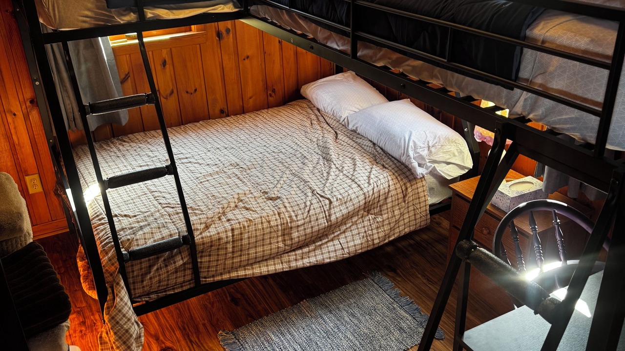 Photo of Bedroom in Shell Lake