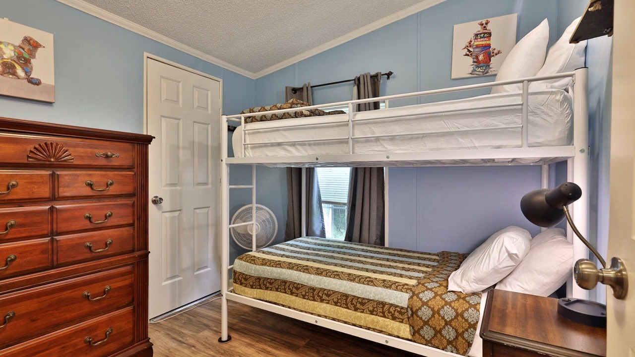 Photo of Bedroom in Crystal Beach