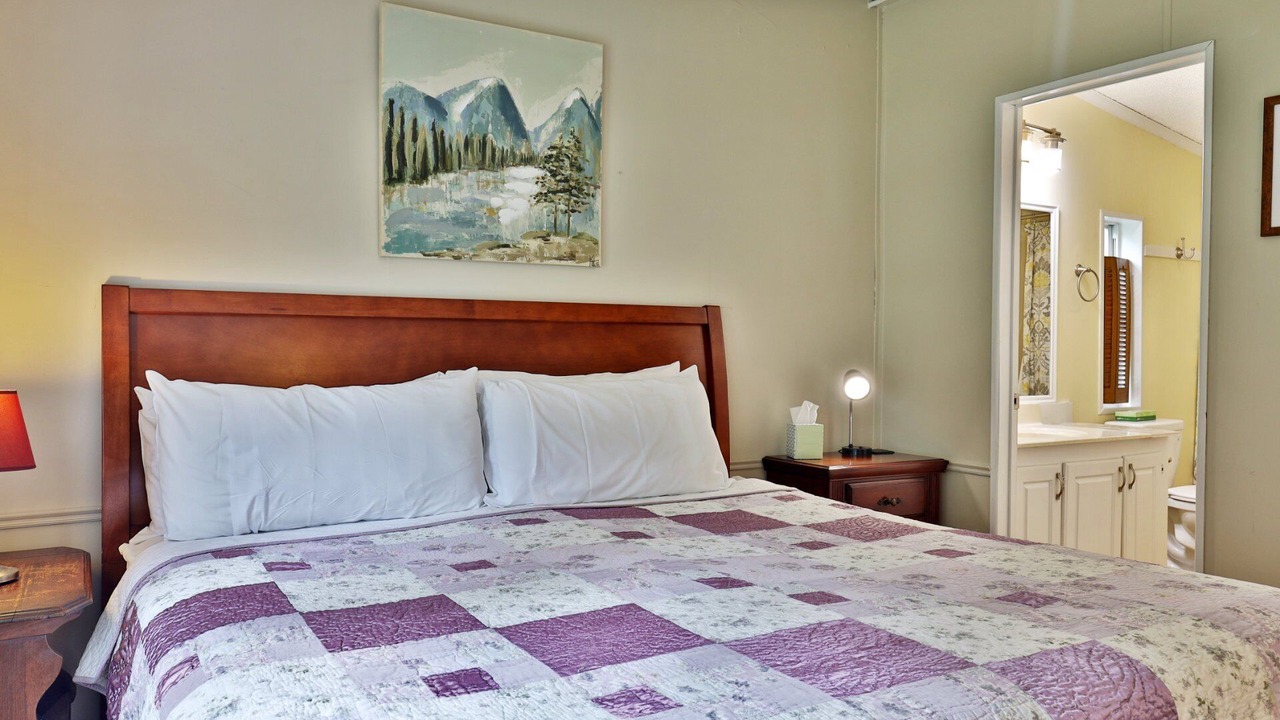 Photo of Bedroom in Crystal Beach