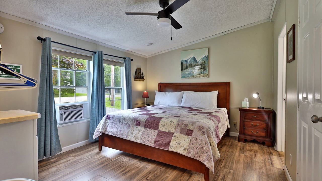Photo of Bedroom in Crystal Beach