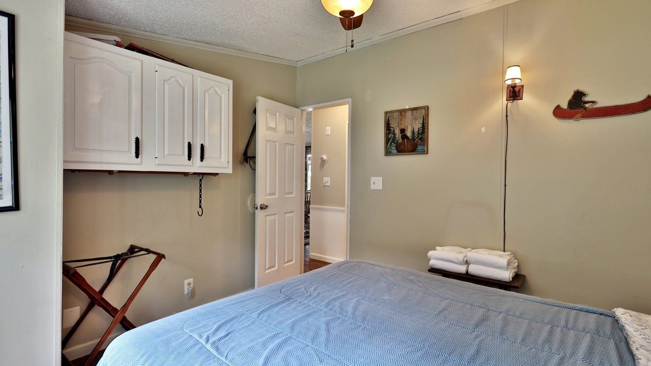 Photo of Bedroom in Crystal Beach