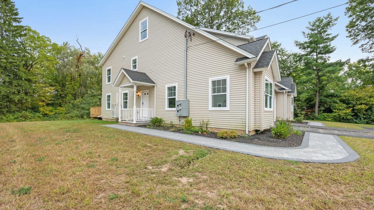 Photo of Outdoor in Maple Hill
