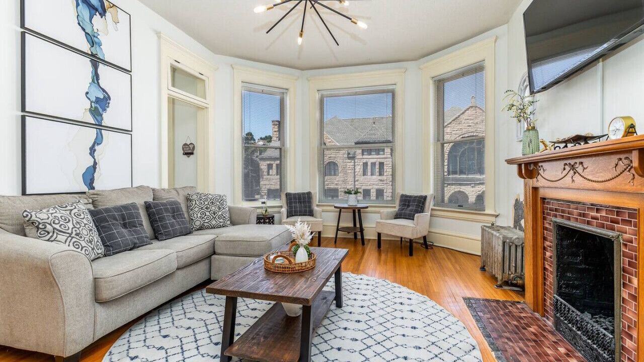 Photo of Livingroom in Dubuque