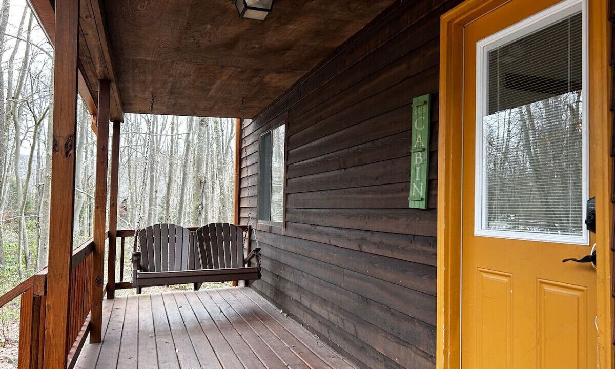 Photo of Patio Balcony in Alpine Lake