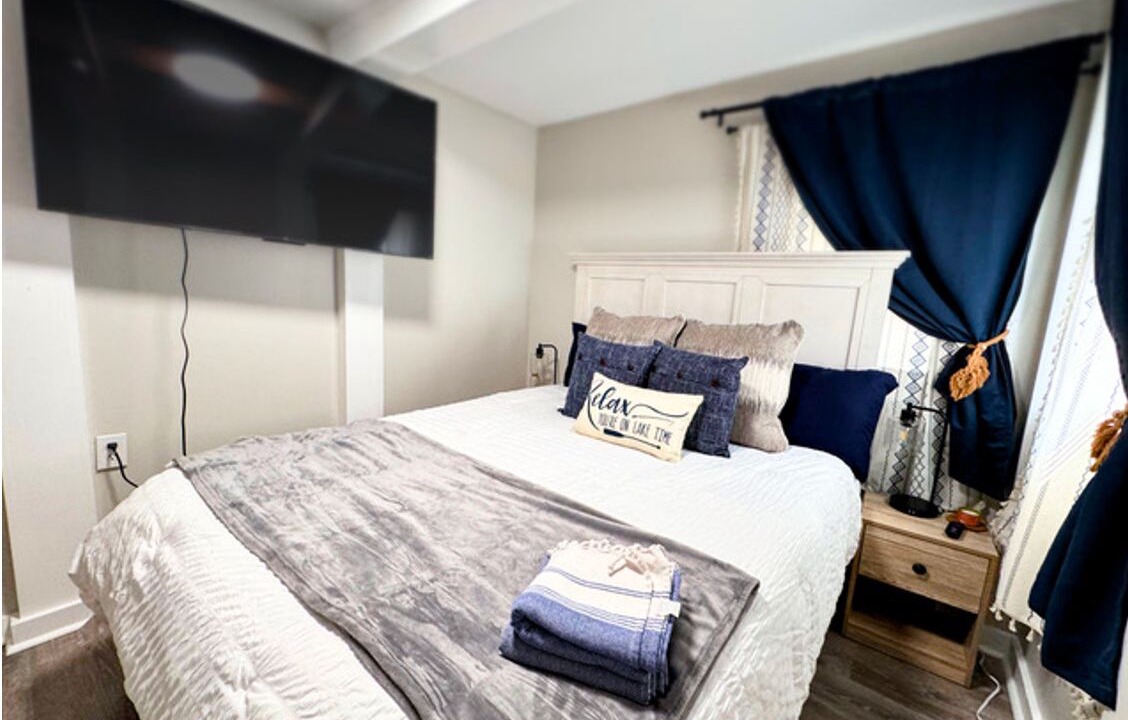 Photo of Bedroom in Saratoga Springs
