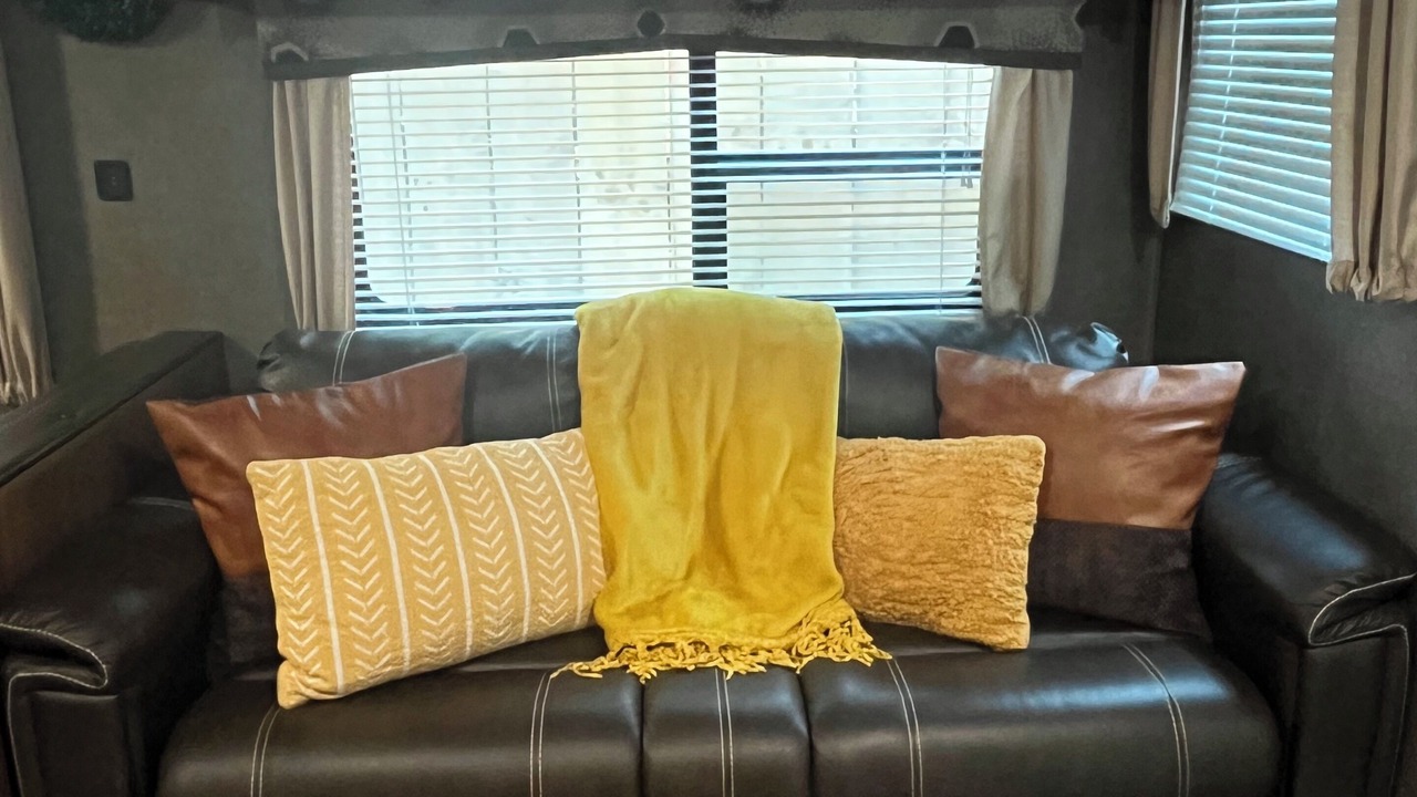 Photo of Livingroom in Dellslow