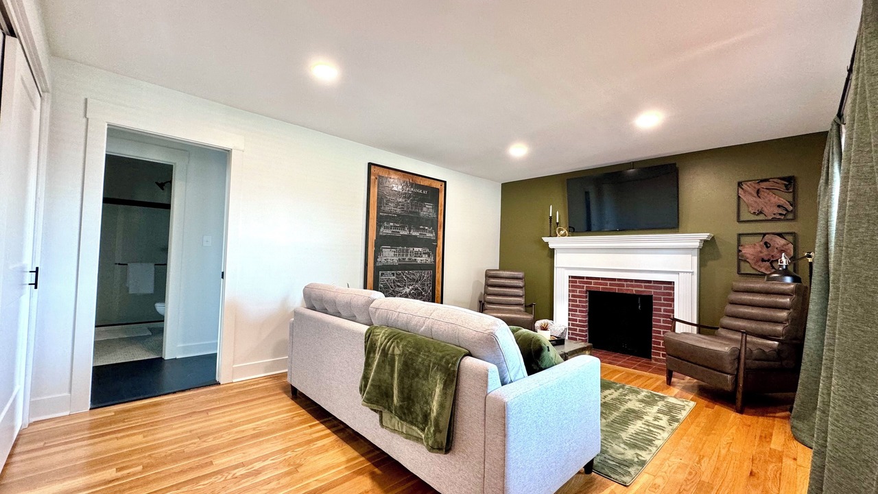 Photo of Livingroom in La Grange