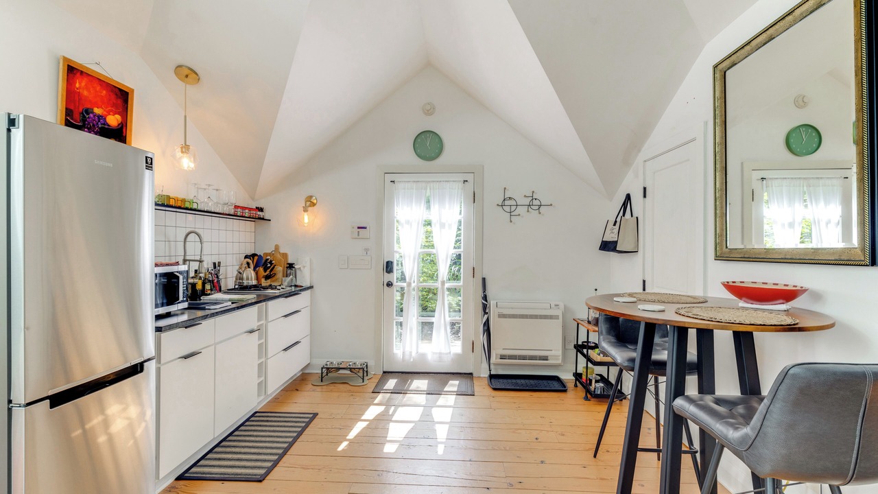 Photo of Kitchen in Calhoun Isles