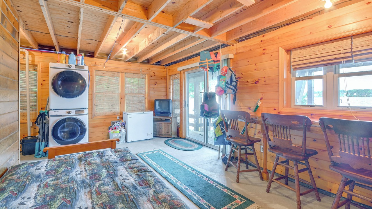 Photo of Bedroom in Town of Diana