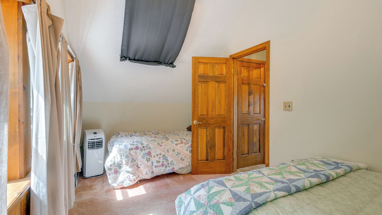 Photo of Bedroom in Town of Diana