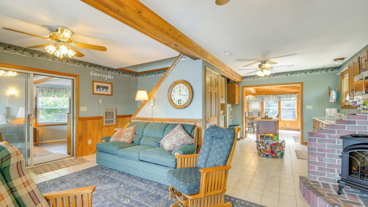 Photo of Livingroom in Town of Diana