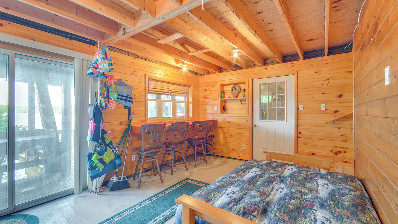 Photo of Bedroom in Town of Diana
