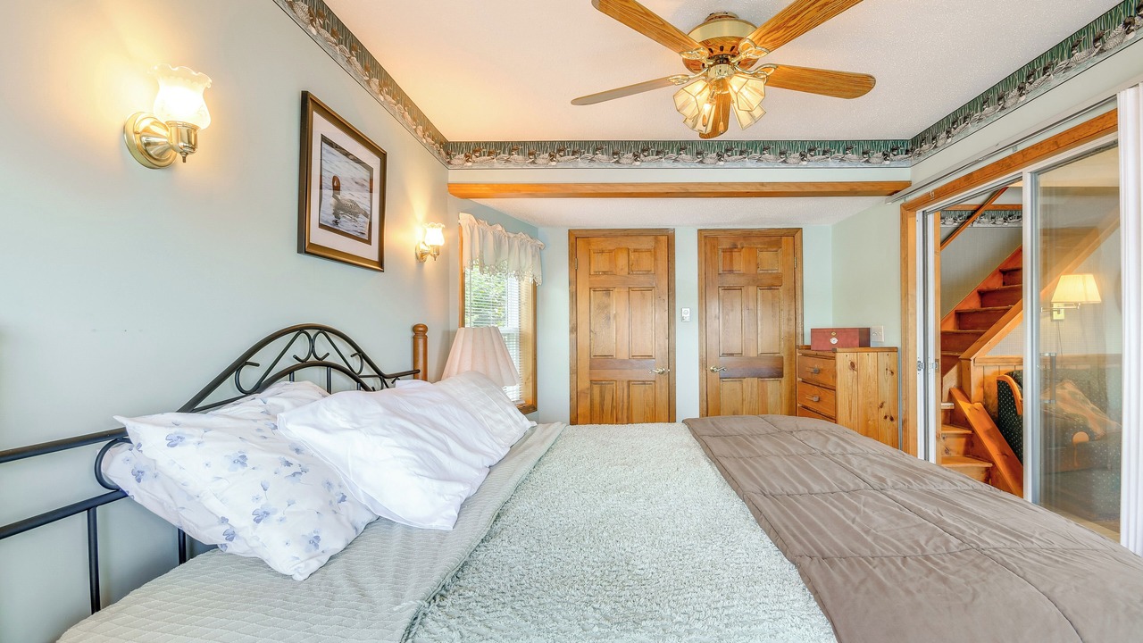 Photo of Bedroom in Town of Diana