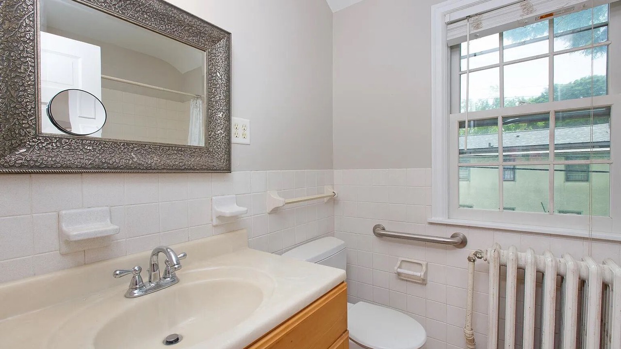 Photo of Bathroom in Falcon Heights
