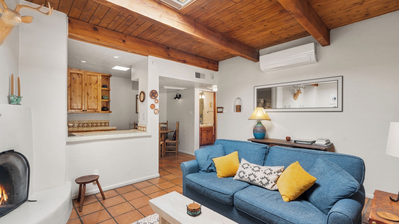 Photo of Livingroom in Northeast Santa Fe