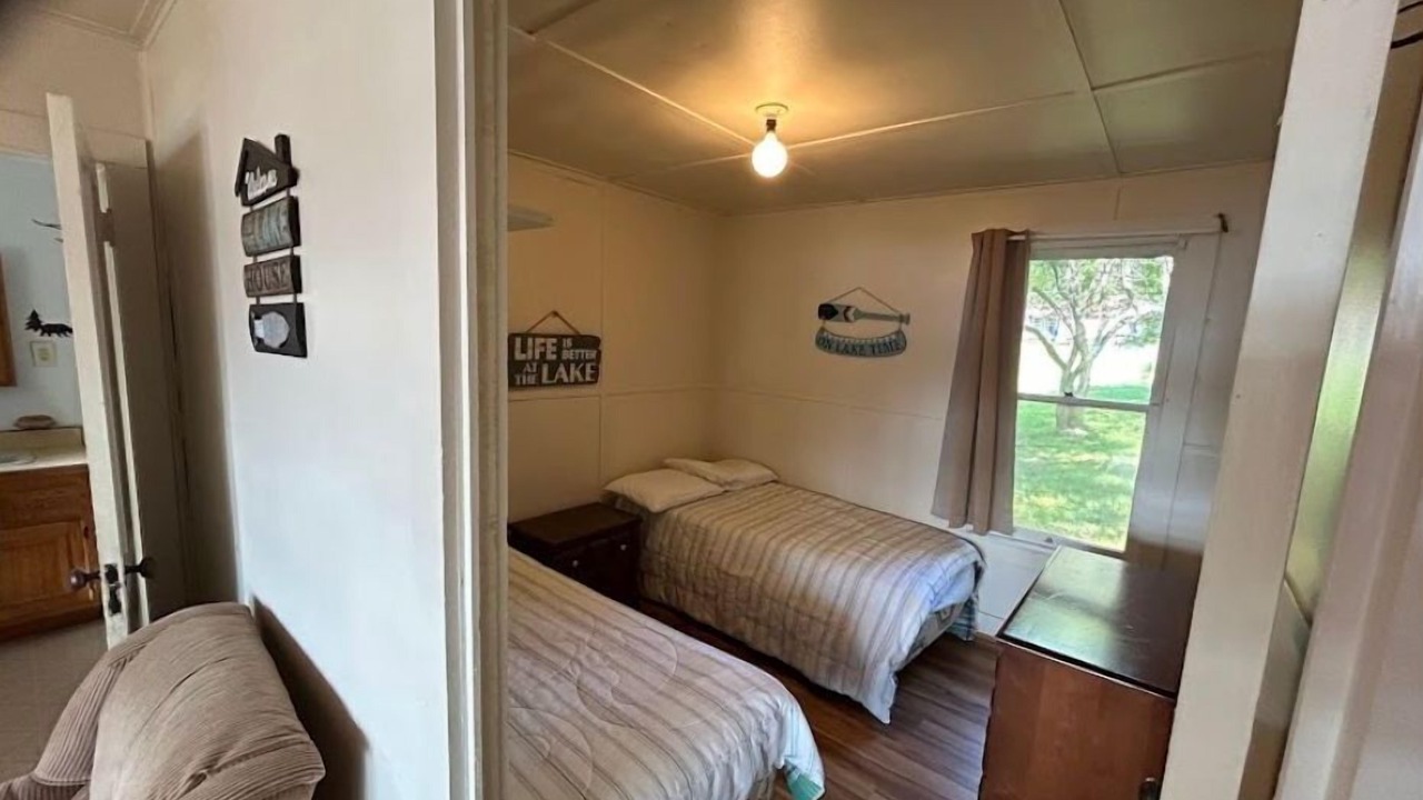 Photo of Bedroom in Eagle Bay