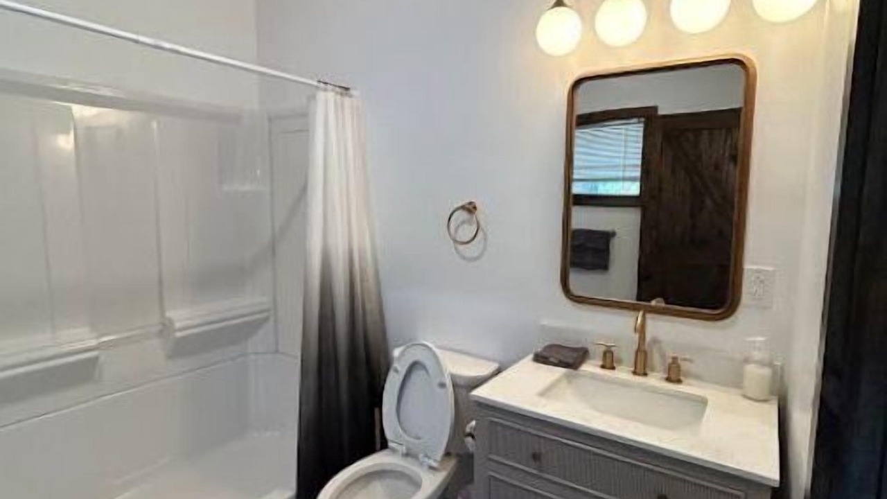 Photo of Bathroom in Eagle Bay