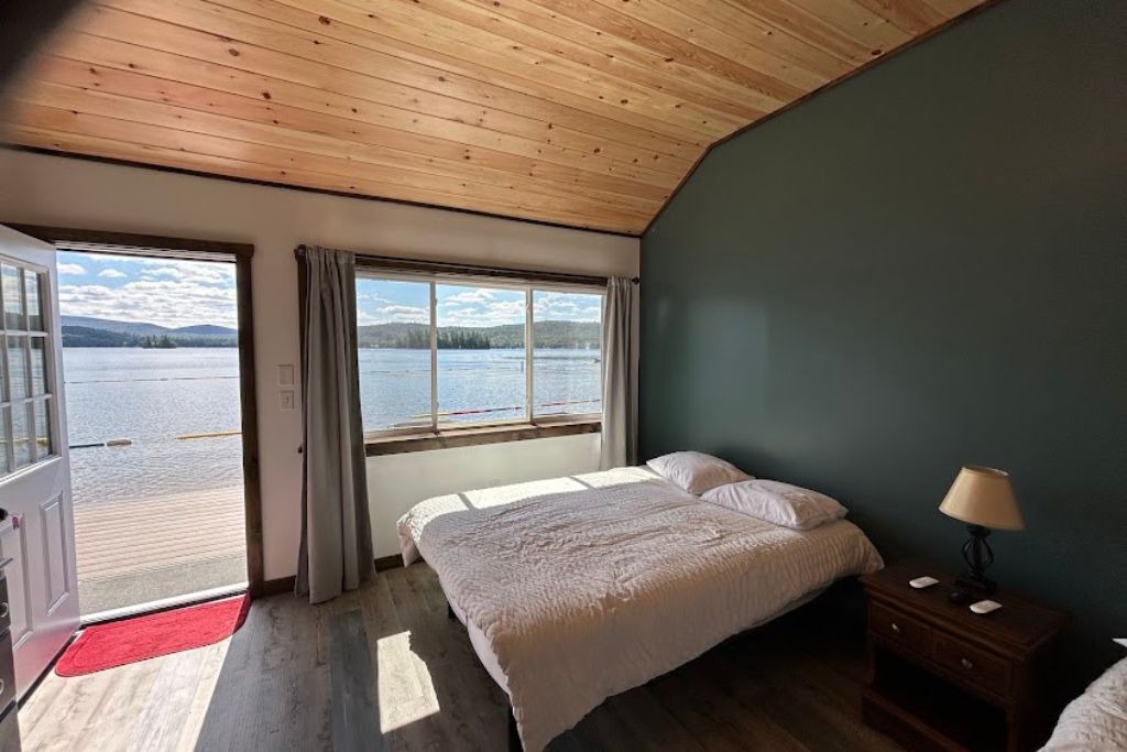 Photo of Bedroom in Eagle Bay