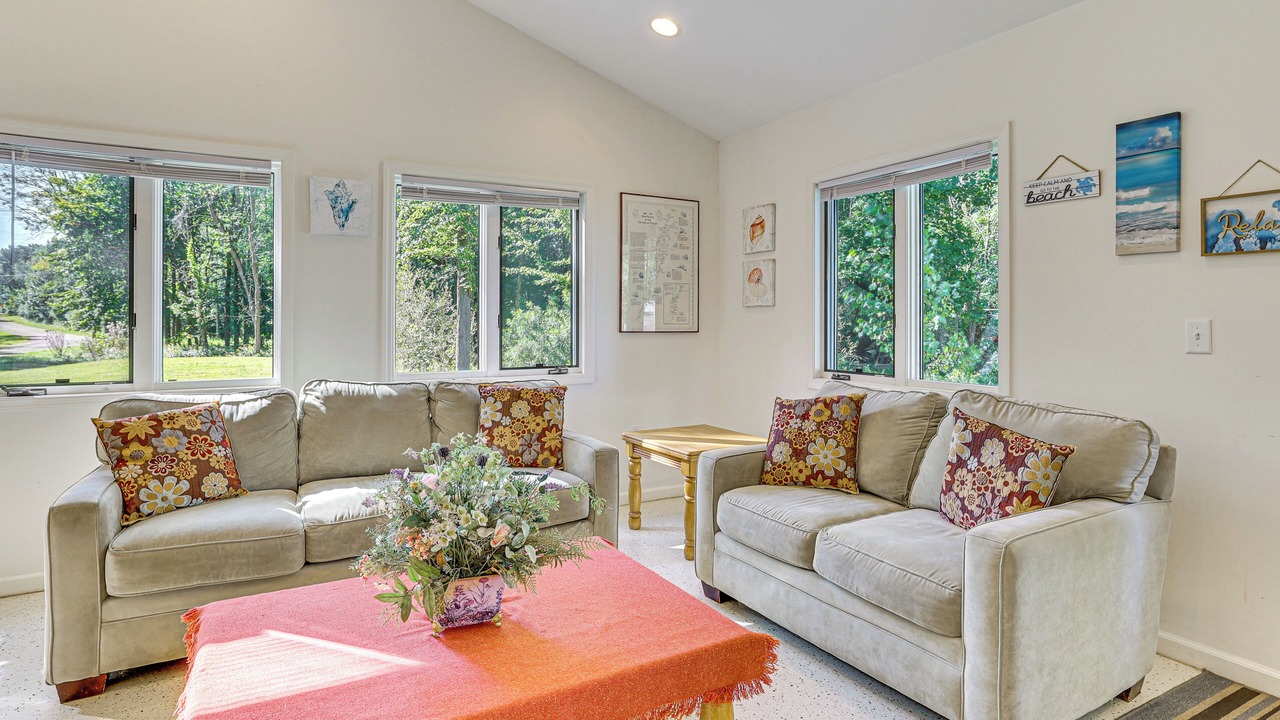 Photo of Livingroom in Chazy
