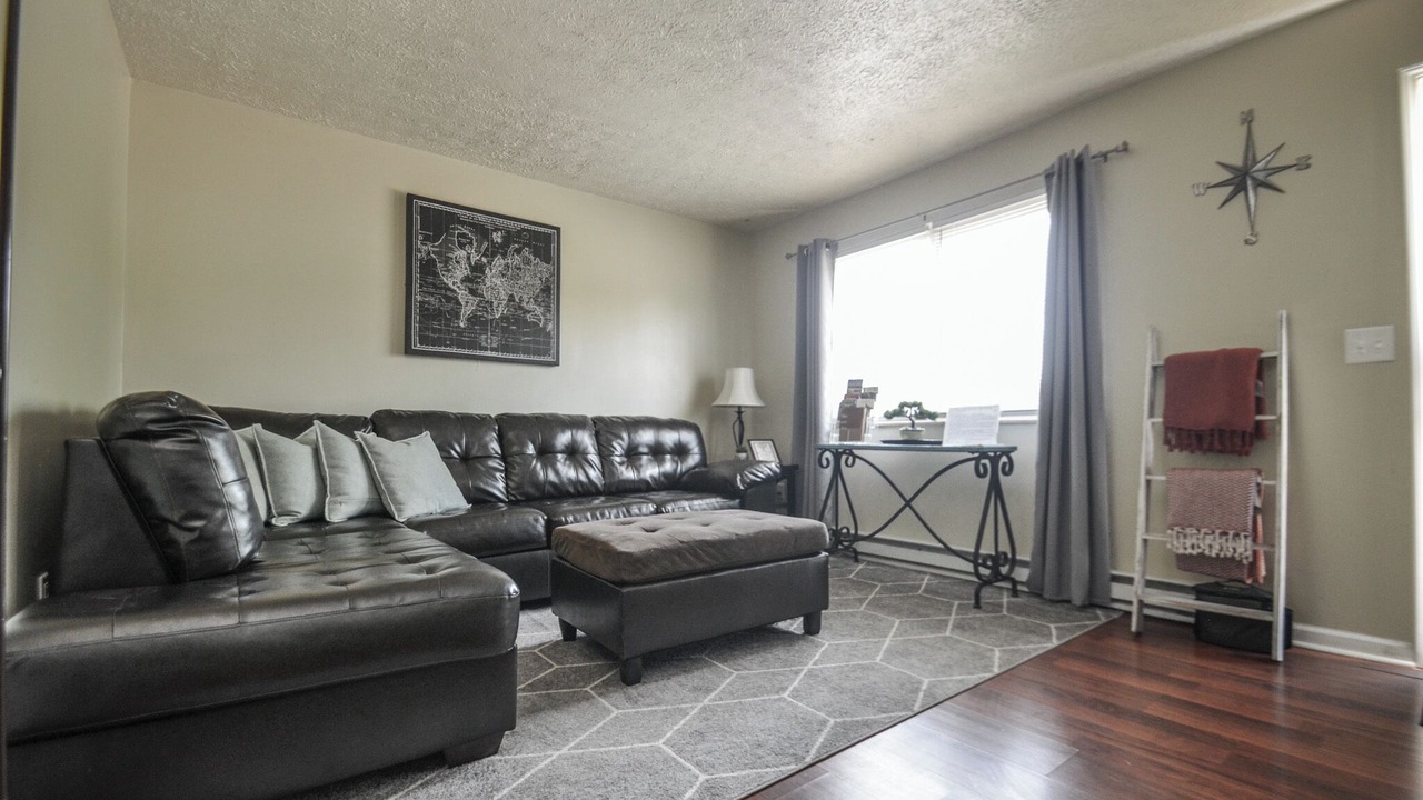 Photo of Livingroom in Elsmere