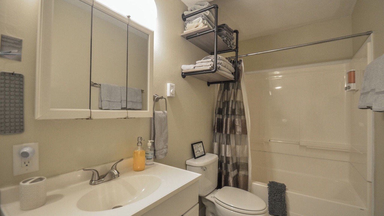 Photo of Bathroom in Elsmere
