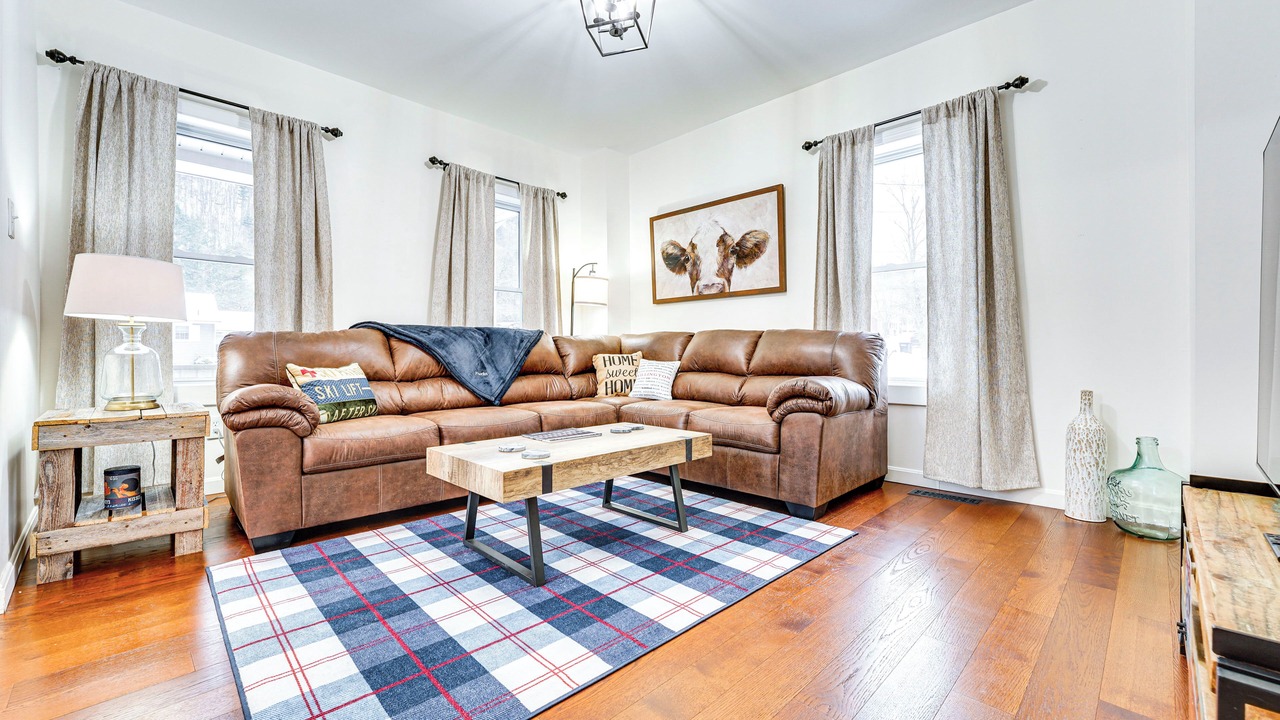 Photo of Livingroom in Proctor