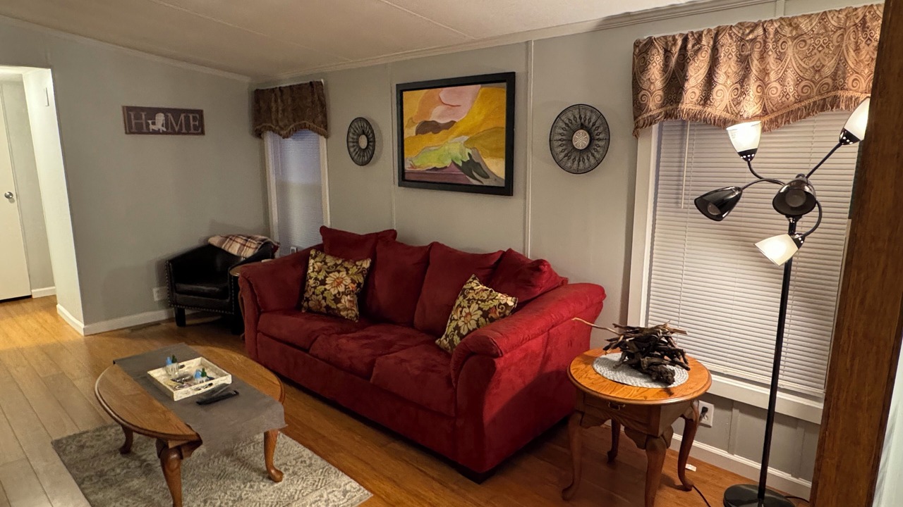 Photo of Livingroom in Schuyler Falls