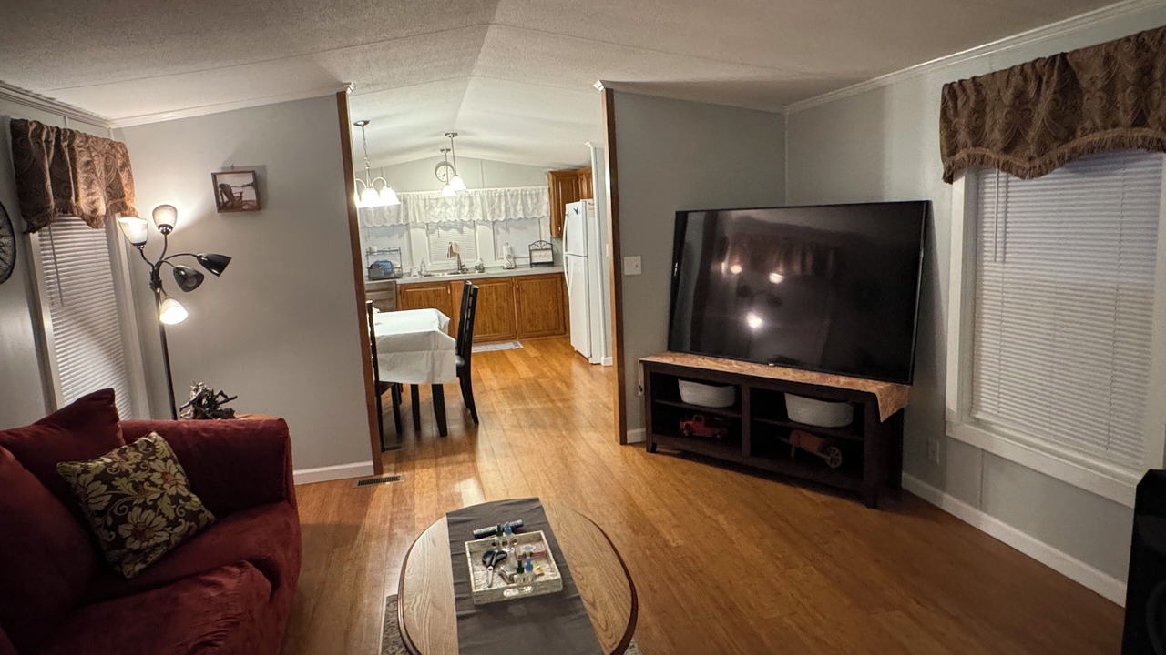Photo of Livingroom in Schuyler Falls