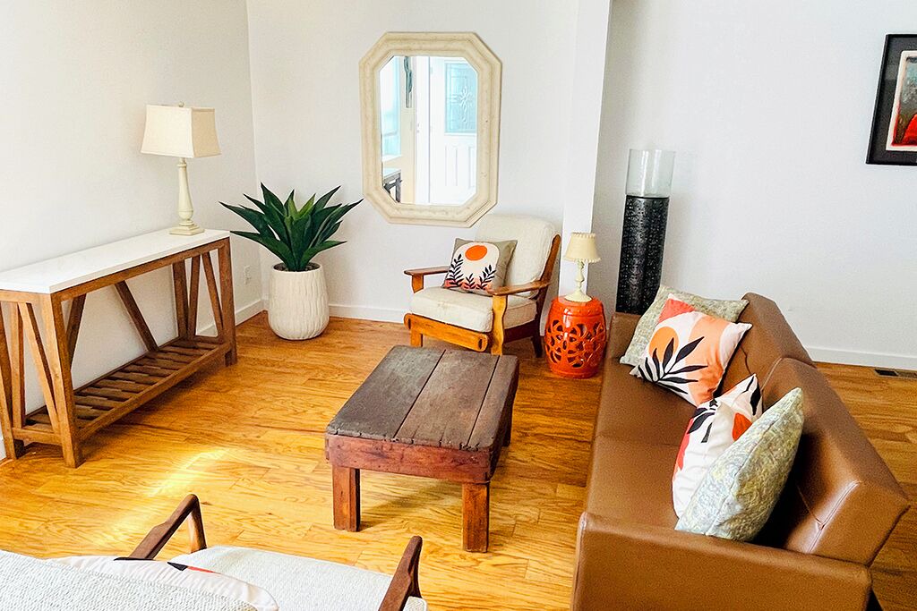 Photo of Livingroom in Aztec
