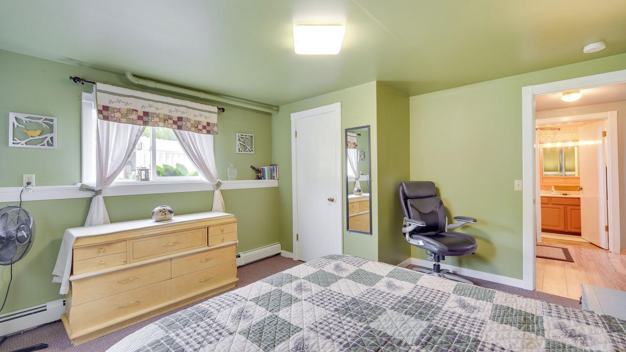Photo of Bedroom in South Range