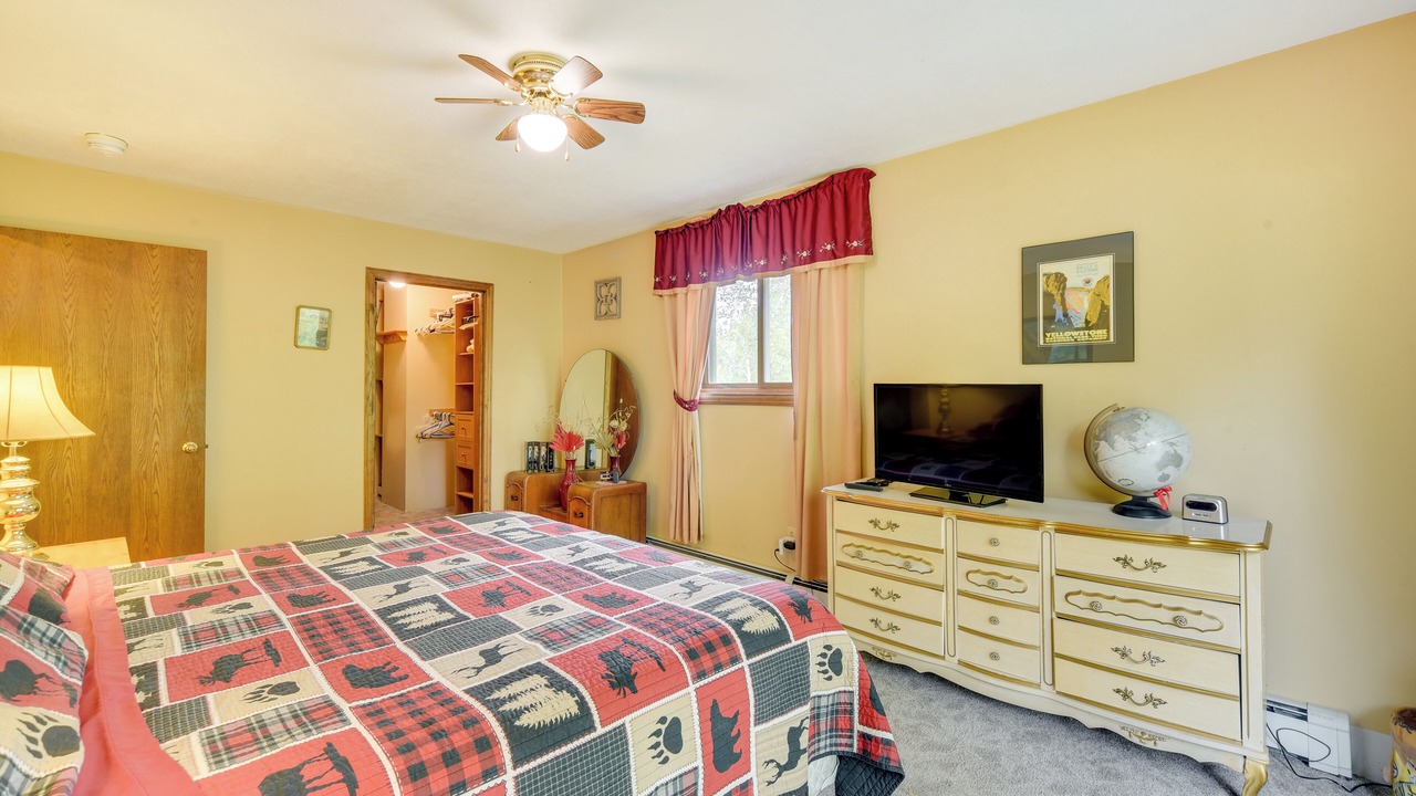 Photo of Bedroom in South Range